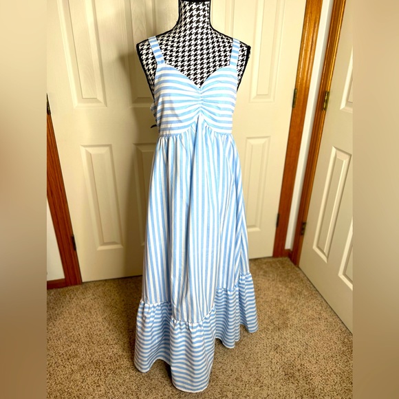 Cupshe striped maxi 🤍💙 - Picture 3 of 6